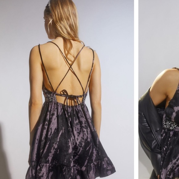 Beautiful dress, perfect length , sold out on urban, new with tags - Picture 4 of 4